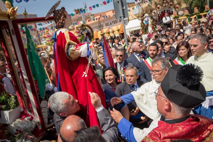 17194570759_a9639c9814_k